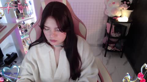 Snapshot of sweettoqui chatting on December 2024 09:17:02 PM Pau online show from December 2024 09:17:02 PM