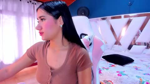 ALONDRA online show from March 2025 01:26:02 PM