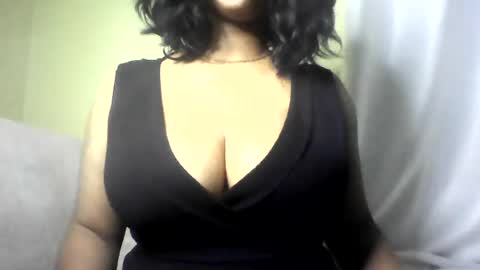 Snapshot of sweetveee chatting on July 2026 08:37:01 PM Vee online show from July 2026 08:37:01 PM