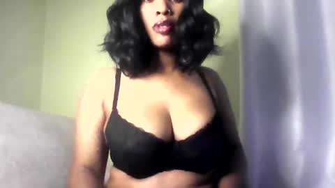 Snapshot of sweetveee chatting on July 2026 09:33:02 PM Vee online show from July 2026 09:33:02 PM