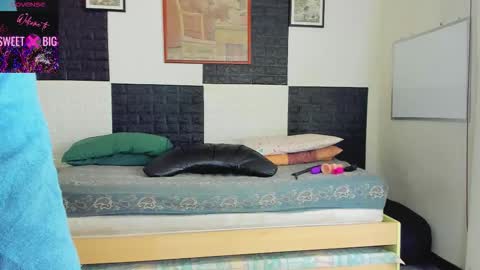 Alyssa  Matt . Nice to meet you  thumb up me please its important online show from October 2025 01:44:01 PM