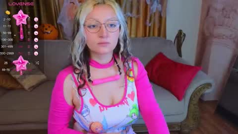 Hot Candy online show from October 2025 05:43:02 AM