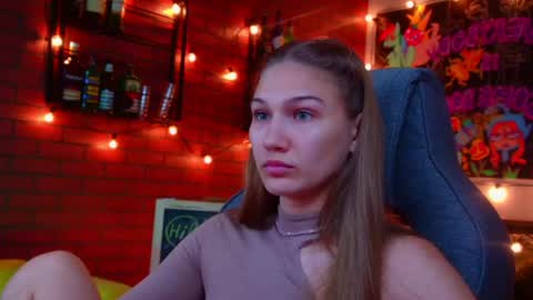 Snapshot of sweety_emilya chatting on May 2026 05:46:02 AM Emily online show from May 2026 05:46:02 AM