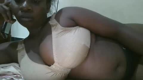 Snapshot of sweetyass25 chatting on September 2025 06:29:02 PM sweetyass25 online show from September 2025 06:29:02 PM