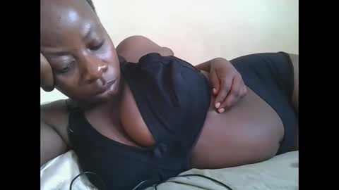 Snapshot of sweetyass25 chatting on September 2025 06:35:01 AM sweetyass25 online show from September 2025 06:35:01 AM