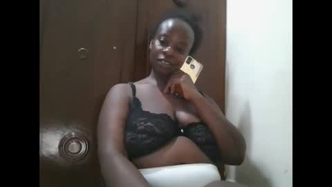 Snapshot of sweetyass25 chatting on September 2025 07:25:02 PM sweetyass25 online show from September 2025 07:25:02 PM