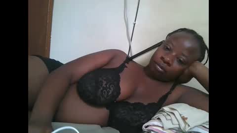 Snapshot of sweetyass25 chatting on September 2025 06:06:01 AM sweetyass25 online show from September 2025 06:06:01 AM