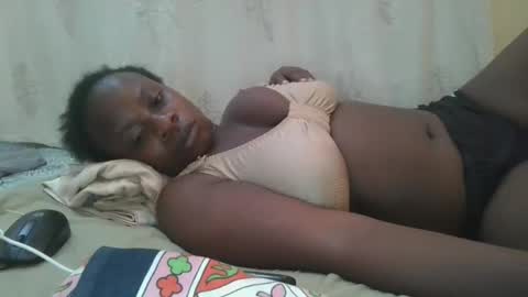 Snapshot of sweetyass25 chatting on October 2025 07:00:01 PM sweetyass25 online show from October 2025 07:00:01 PM