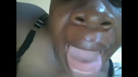 Snapshot of sweetyass25 chatting on October 2025 05:41:01 AM sweetyass25 online show from October 2025 05:41:01 AM