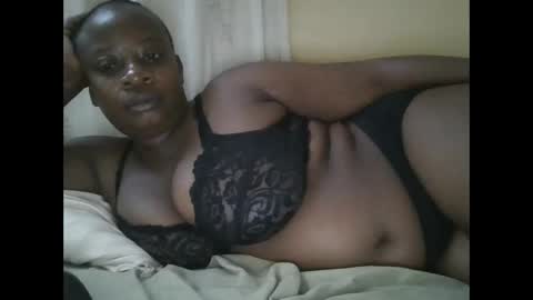 Snapshot of sweetyass25 chatting on October 2025 05:46:02 PM sweetyass25 online show from October 2025 05:46:02 PM