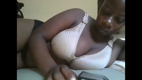 Snapshot of sweetyass25 chatting on October 2025 06:03:02 AM sweetyass25 online show from October 2025 06:03:02 AM