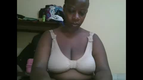 Snapshot of sweetyass25 chatting on October 2025 05:11:02 AM sweetyass25 online show from October 2025 05:11:02 AM