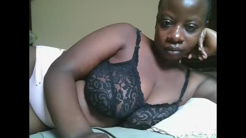 Snapshot of sweetyass25 chatting on October 2025 07:21:02 AM sweetyass25 online show from October 2025 07:21:02 AM