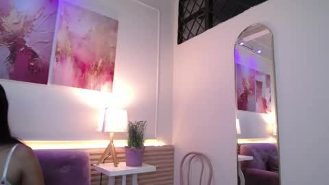 LAURA online show from April 2026 12:07:02 PM