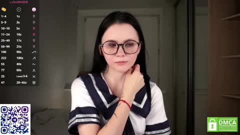 Astrid online show from October 2025 07:18:01 PM