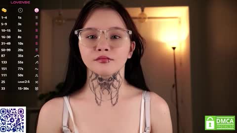 Astrid online show from November 2025 06:24:02 PM