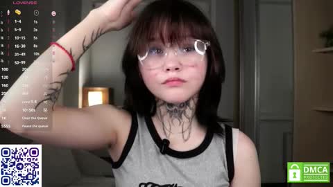 Astrid online show from December 2025 06:15:01 PM