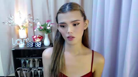 Snapshot of sweetytrannygirlxx chatting on September 2025 05:12:01 AM Megan online show from September 2025 05:12:01 AM