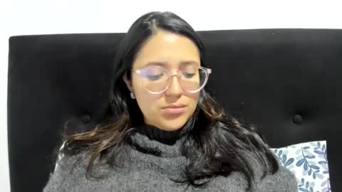 sweetyypeach online show from December 2024 01:14:01 PM