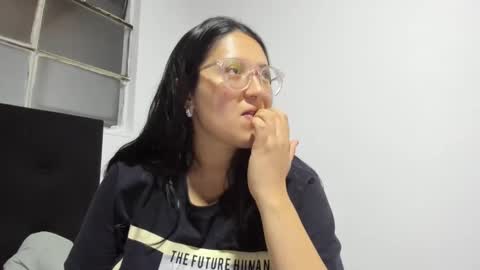 sweetyypeach online show from January 2025 03:11:02 AM