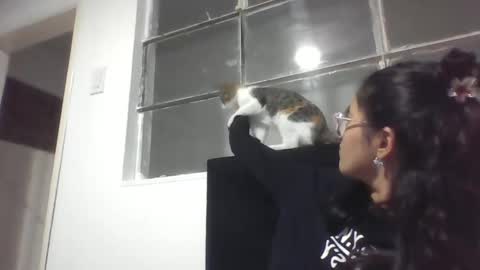 sweetyypeach online show from February 2025 04:00:02 AM