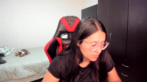 sweetyypeach online show from February 2025 06:43:01 PM