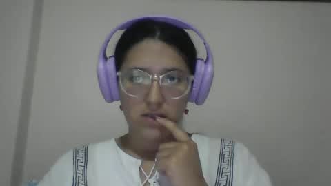 sweetyypeach online show from February 2025 04:28:02 AM