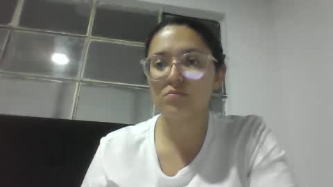 sweetyypeach online show from March 2025 03:11:01 AM