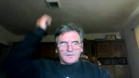 Snapshot of swergiu333 chatting on April 2026 05:16:02 AM Raymond online show from April 2026 05:16:02 AM
