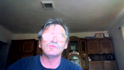 Snapshot of swergiu333 chatting on April 2026 06:18:01 AM Raymond online show from April 2026 06:18:01 AM