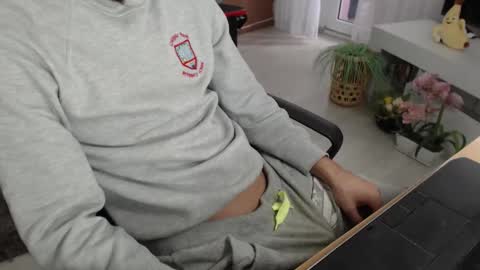 Snapshot of swetlittleboy4u chatting on October 2025 07:26:02 AM SwetLittleBoy4u online show from October 2025 07:26:02 AM