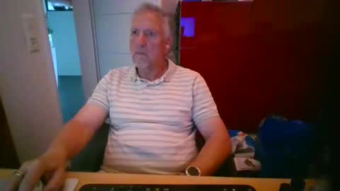 Snapshot of swiss_german_01 chatting on October 2025 06:58:02 AM swiss_german_01 online show from October 2025 06:58:02 AM