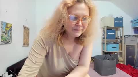 switchlorenx online show from December 2024 10:12:01 PM