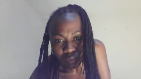 Snapshot of swtebony1 chatting on February 2025 11:21:02 PM ALICIA online show from February 2025 11:21:02 PM