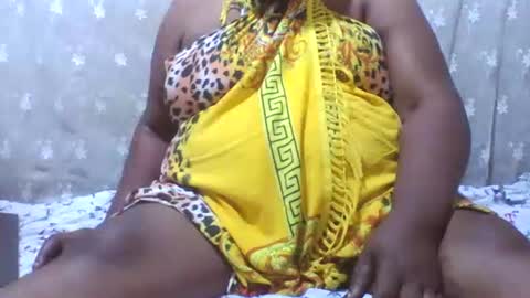 Snapshot of swtmilkymom chatting on September 2025 08:14:02 AM swtmilkymom online show from September 2025 08:14:02 AM