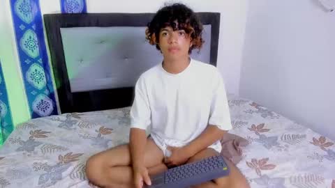 swwet_boy online show from December 2024 05:11:01 PM