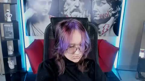 syllviareed online show from December 2025 07:37:01 AM