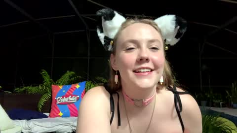 Jennah online show from October 2025 11:35:01 PM