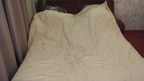 Snapshot of syrendixon chatting on October 2025 05:25:02 PM SyrenDixon online show from October 2025 05:25:02 PM