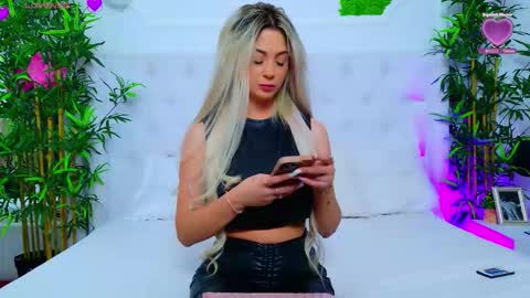 Arianna online show from October 2025 01:44:01 PM