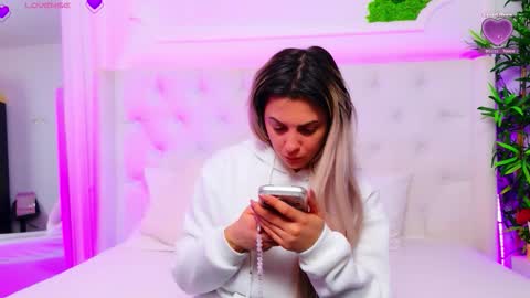 Arianna online show from February 2026 01:12:02 PM