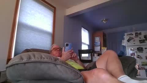 tacrunner66_ online show from April 2026 02:15:01 AM