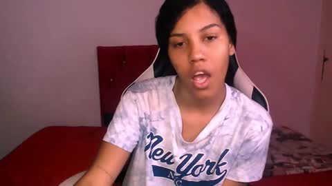 Snapshot of tainara_ebonny chatting on October 2025 07:14:02 PM Tainara online show from October 2025 07:14:02 PM