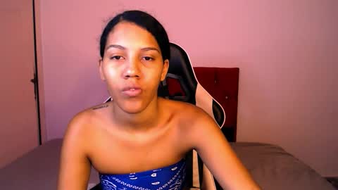 Snapshot of tainara_ebonny chatting on October 2025 07:08:01 PM Tainara online show from October 2025 07:08:01 PM