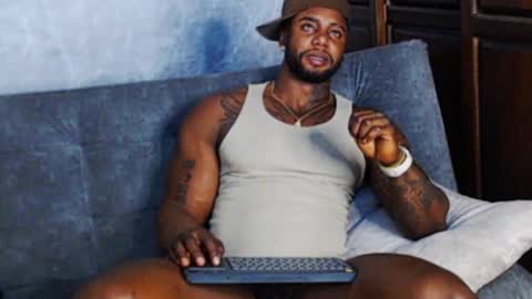 Tairon Tucke online show from January 2025 12:22:01 AM