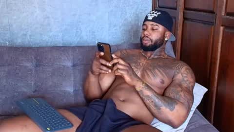 Tairon Tucke online show from February 2025 02:24:02 PM