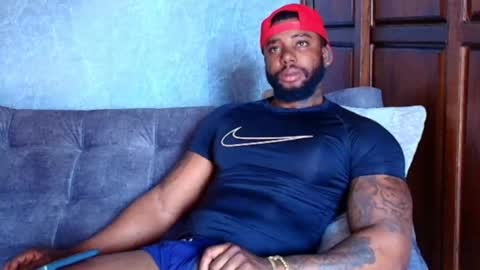 Tairon Tucke online show from March 2025 02:40:01 PM