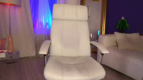 Snapshot of tais_athena chatting on December 2024 10:48:01 PM Margo online show from December 2024 10:48:01 PM