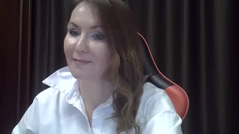 taisialucky77 online show from November 2025 05:02:01 PM