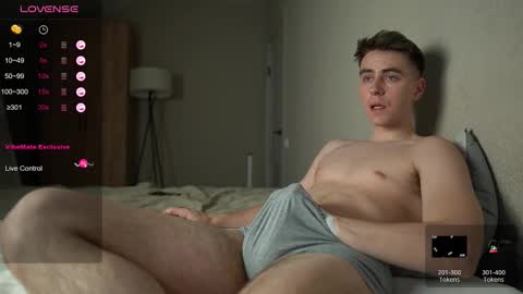 Taison online show from November 2025 08:05:01 PM